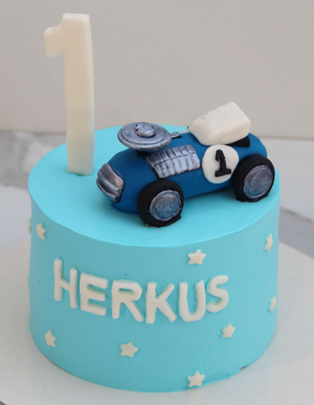 Lenktyninis automobilis berniuko gimtadienio vakarėliui