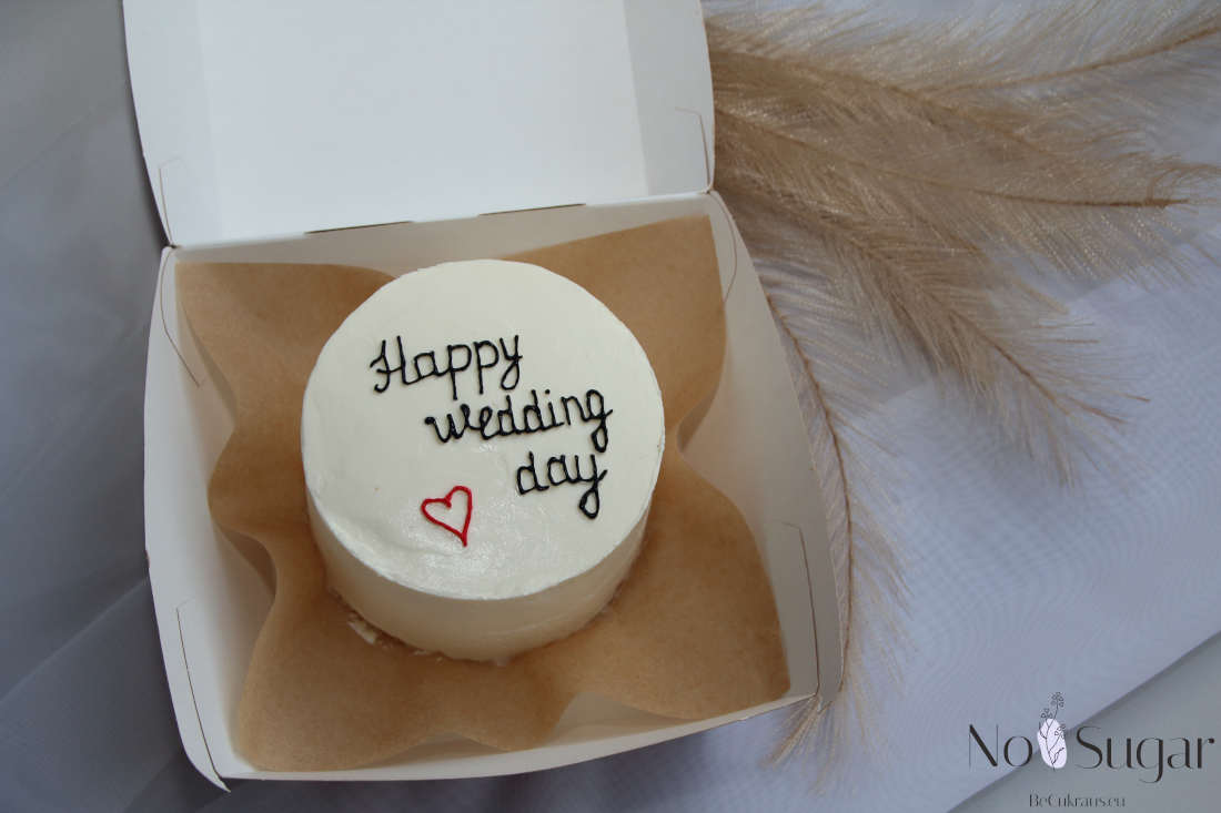 Happy wedding bento cake