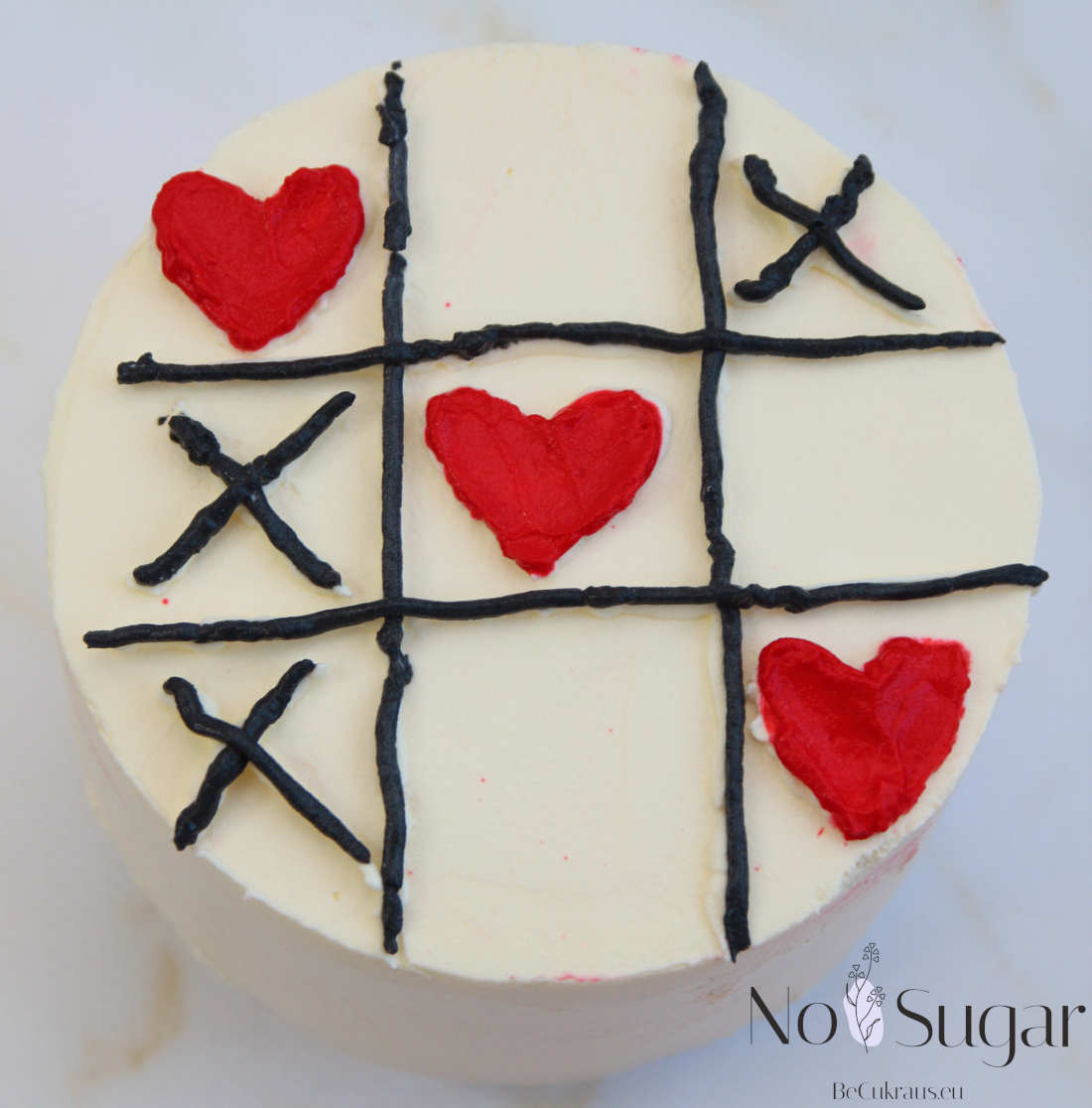 Saldus Valentino dienos kryžiukai-nuliukai