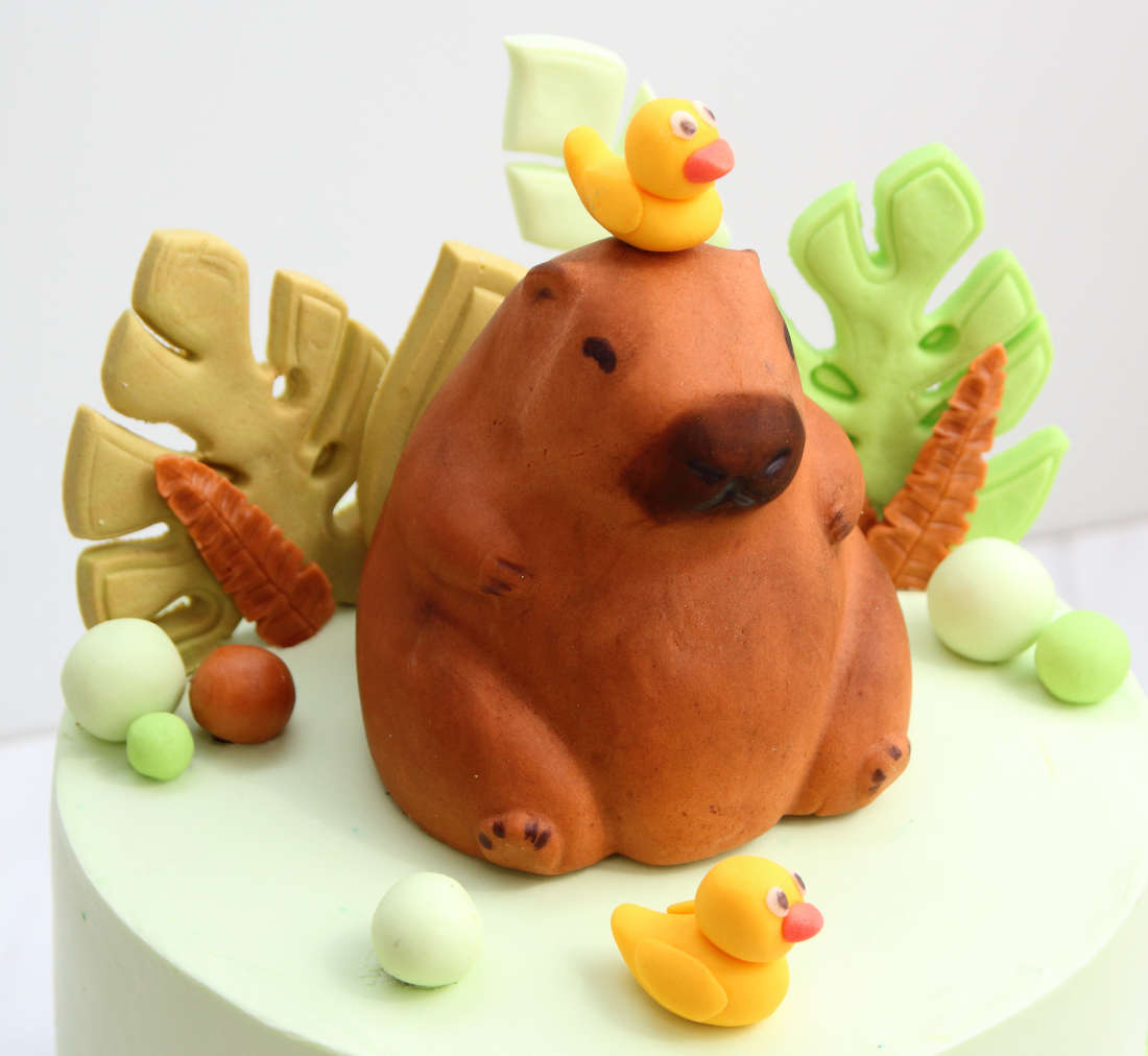 Capybara on a cake for a child's birthday