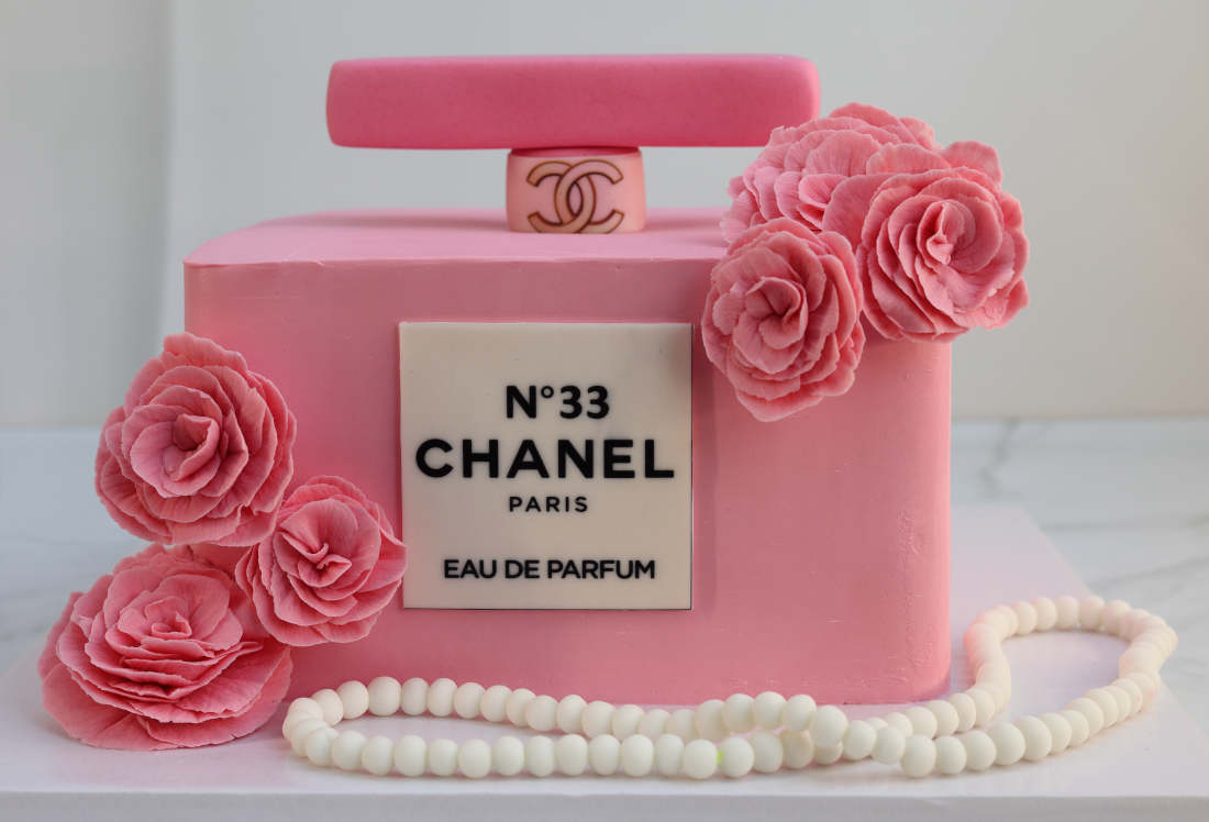 Chanel tortas su amžiumi moters gimtadieniui