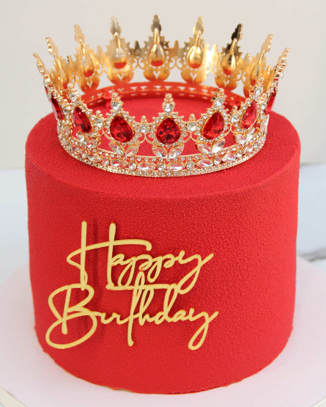 Gimtadienio tortas su karūna