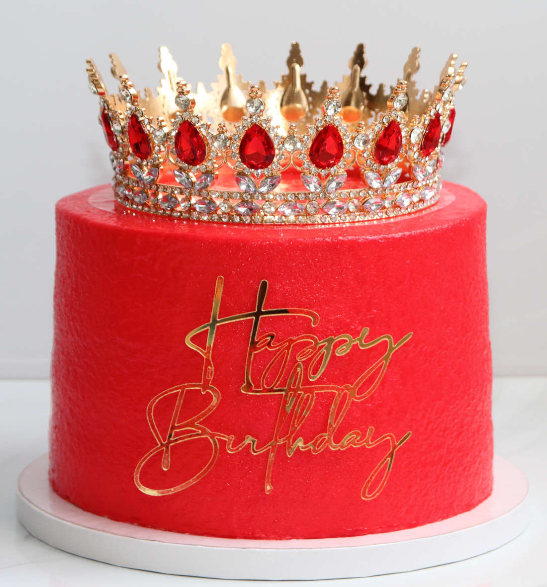 Red soft velour and the crown on the cake