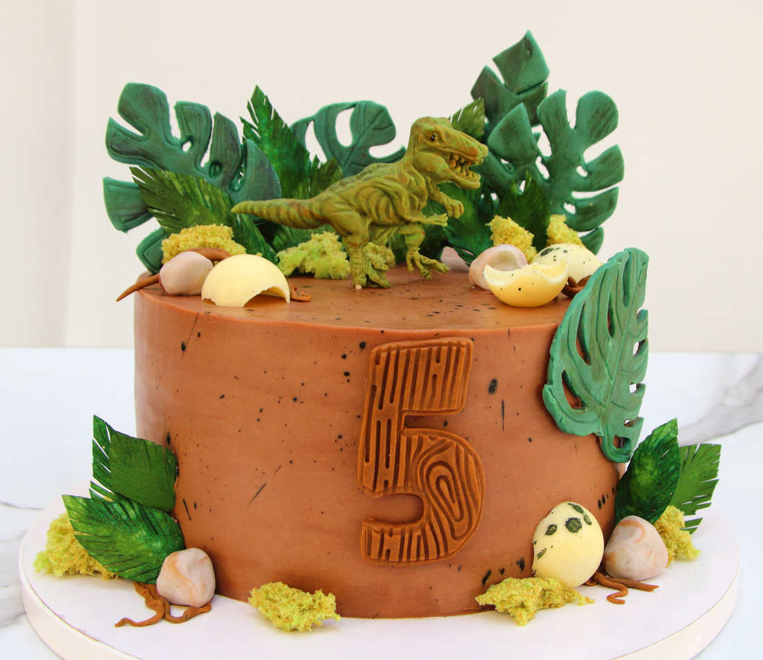 Tortas su dinozauru, gyvatėmis ir sulaužytais kiaušiniais 5 metams