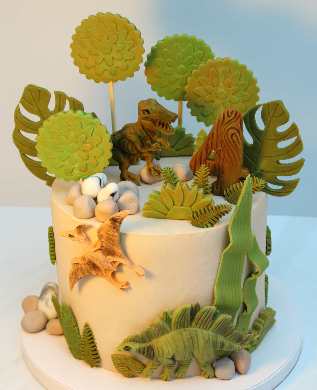 Sweet Jurassic Park with dinosaurs