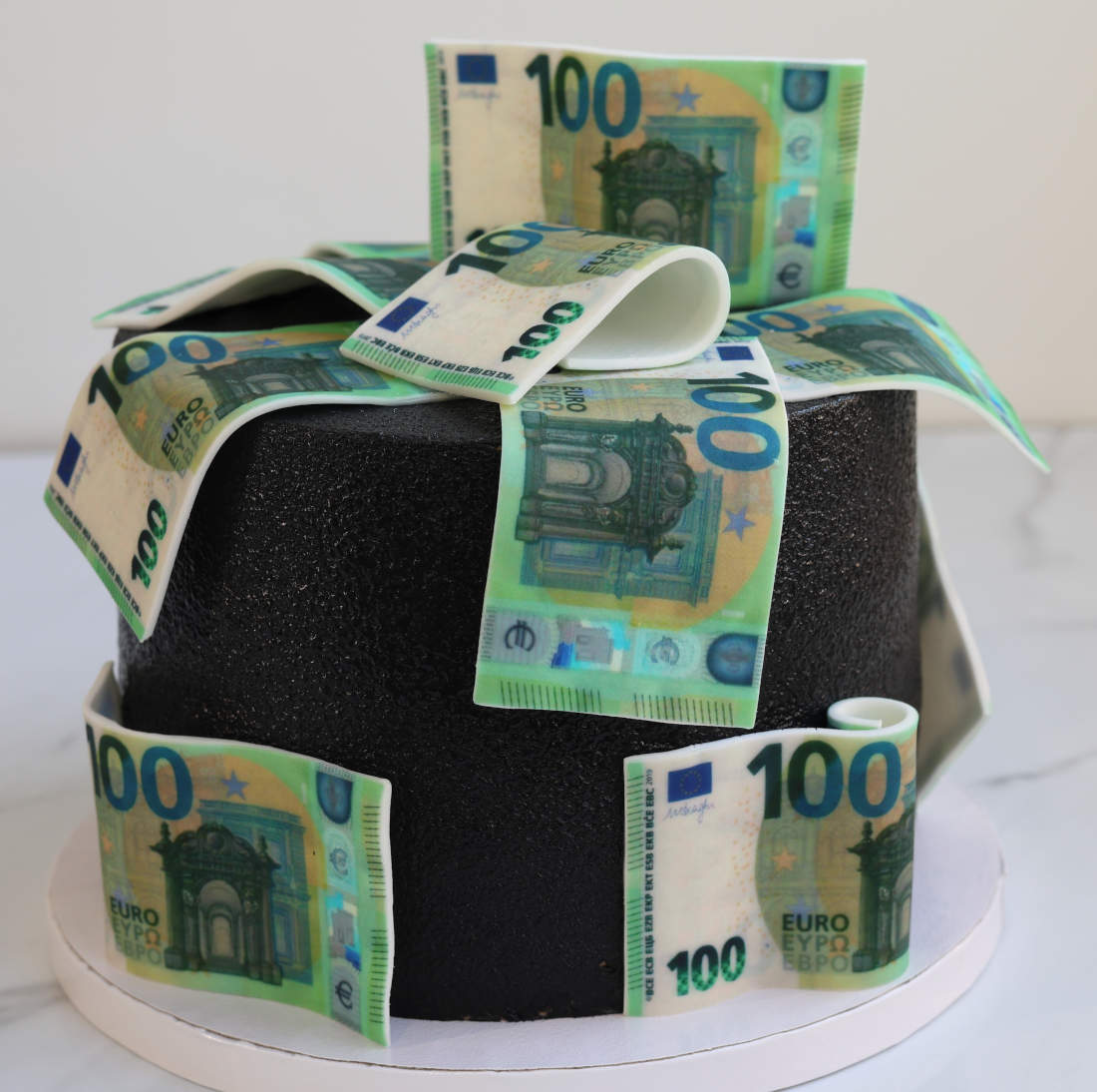 Cake with euro - birthday gift