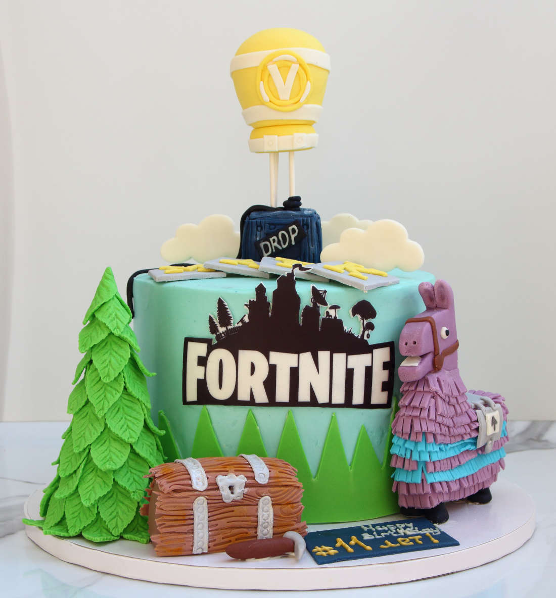 Fortnite cake to order in Vilnius
