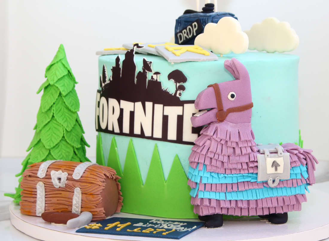 Llama and chest on Fortnite cake