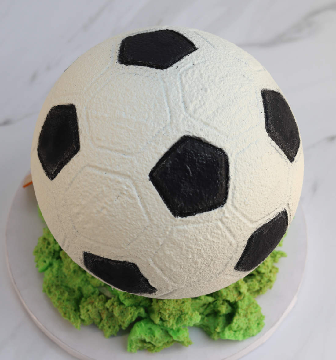 Futbolininko gimtadienio tortas Kamuolys