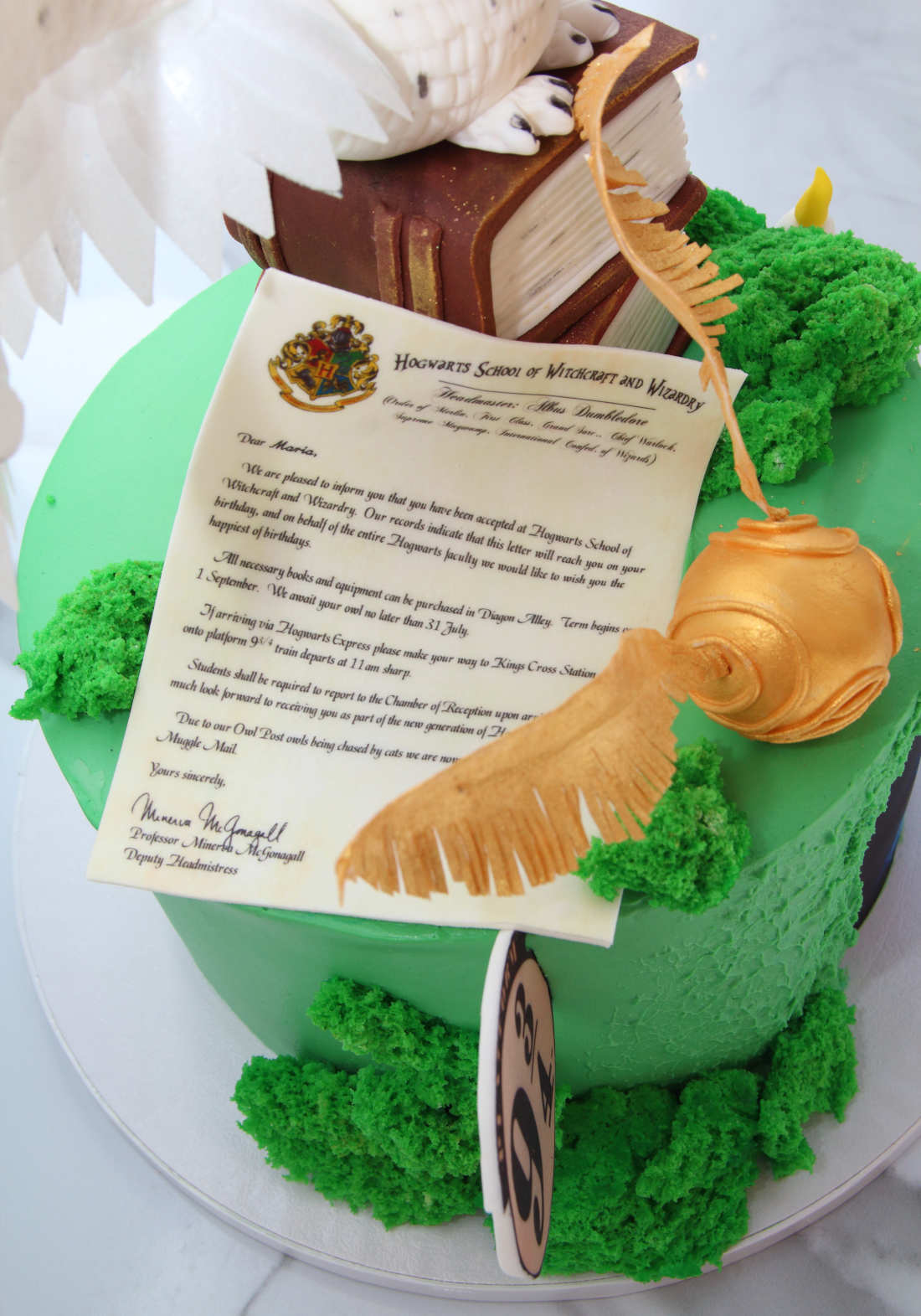 Invitation letter to Hogwarts on the cake