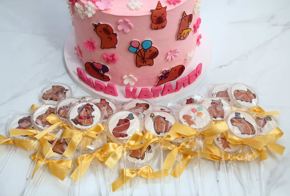 Capybaras on lollipops