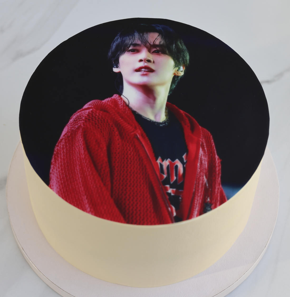 Cake with photo of Lee Know from Stray Kids