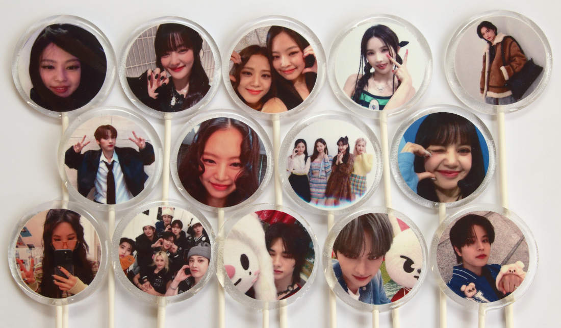 Фотографии звёзд K-pop на сладостях