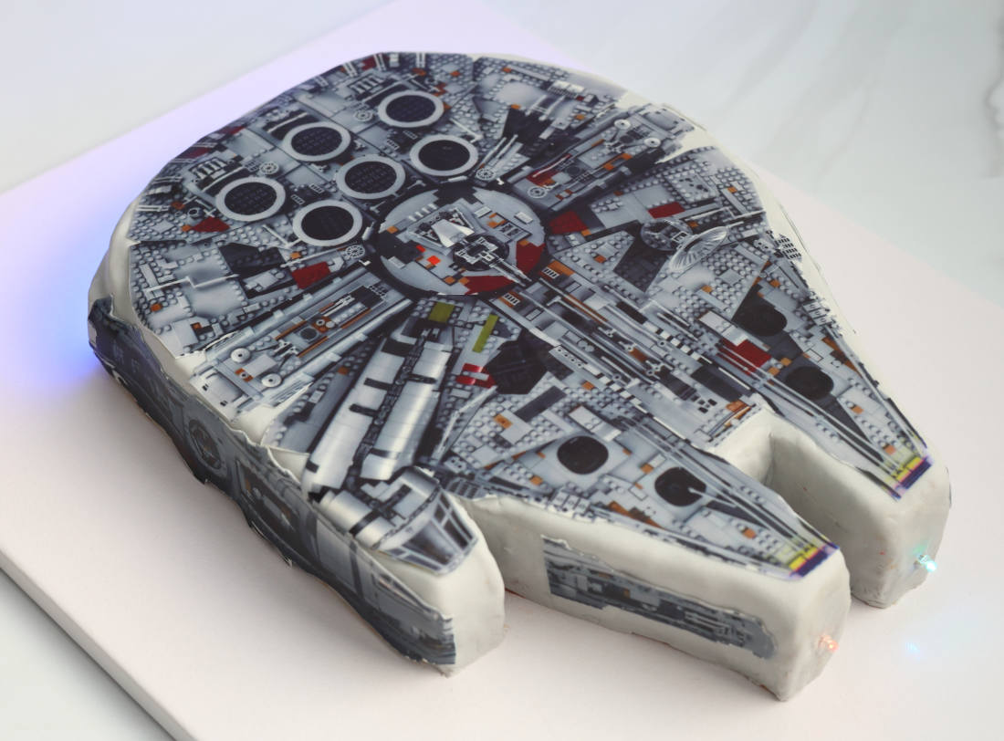 LEGO торт Millennium Falcon со светодиодами
