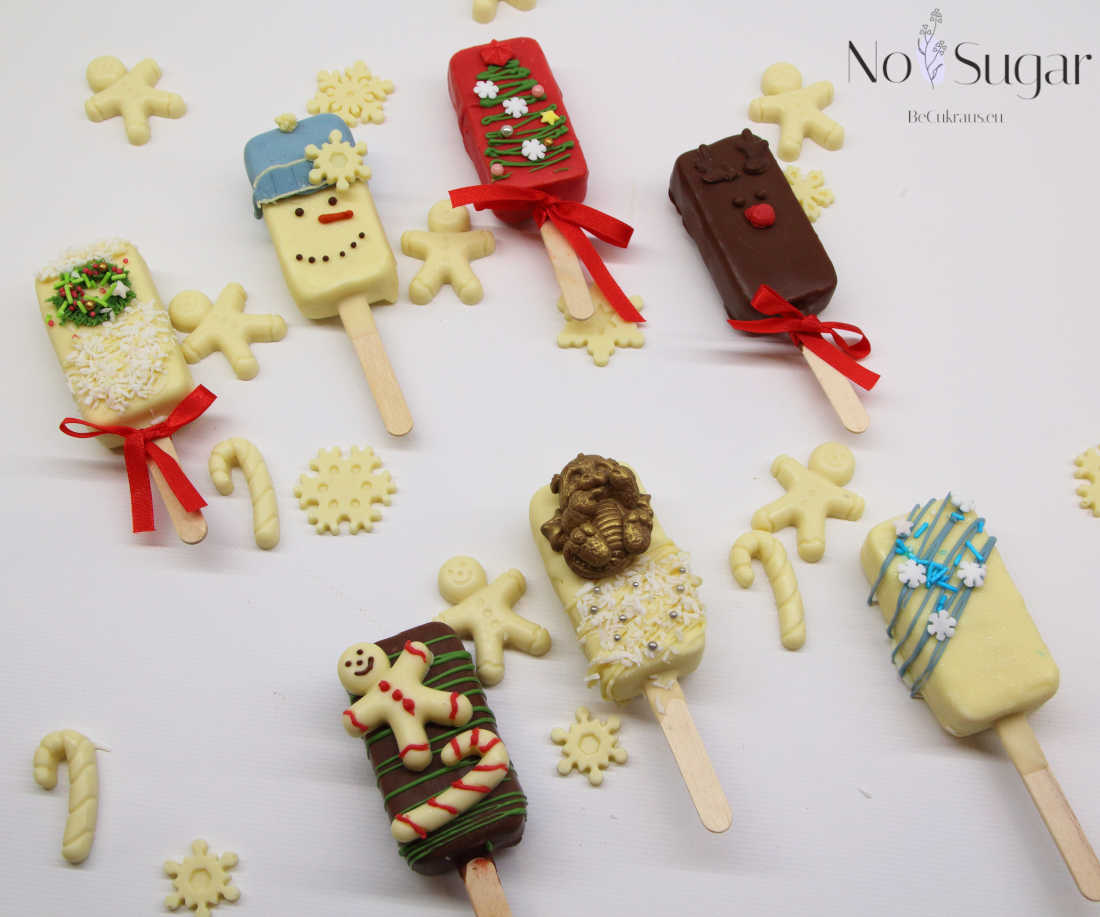 Мороженое без сахара с новогодними и рождественскими украшениями