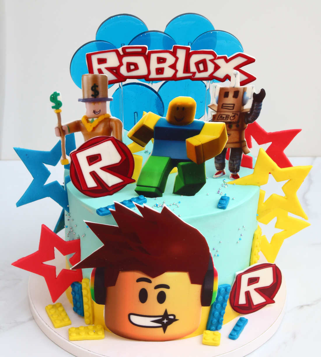 Tortas su Roblox žaidėjais