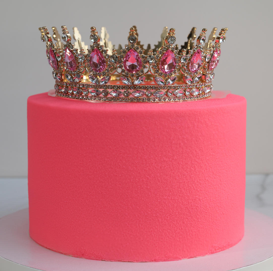 Pink cake with a crown in Vilnius