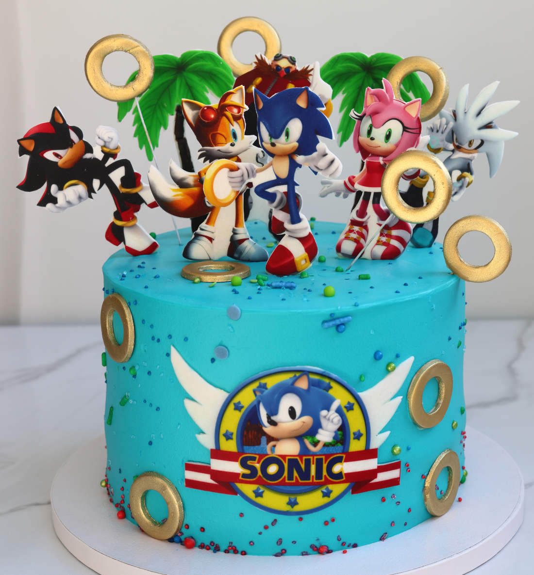 Cake with Sonic characters