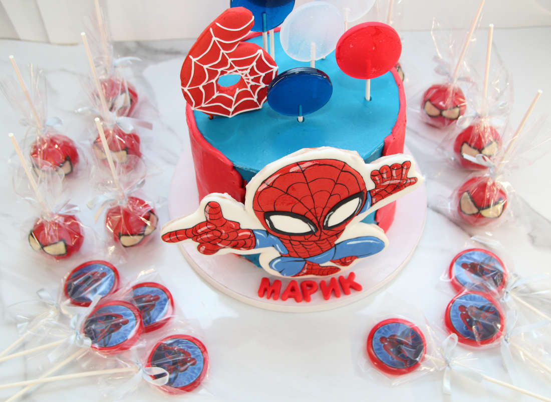 Леденцы с тортом для дня рождения ребенка