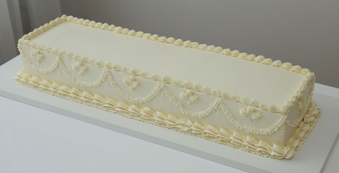 Long wedding cake in Vilnius